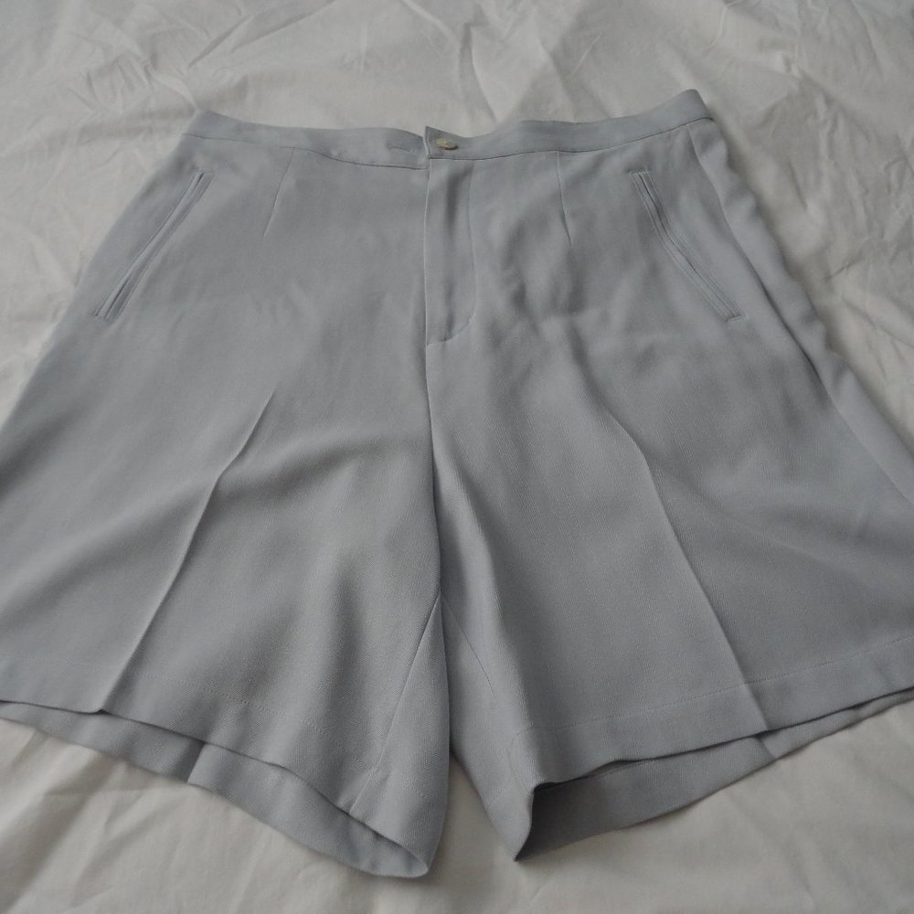 TOMMY BAHAMA 100% SILK BERMUDA SHORTS   WOMENS 10  PALE BLUE